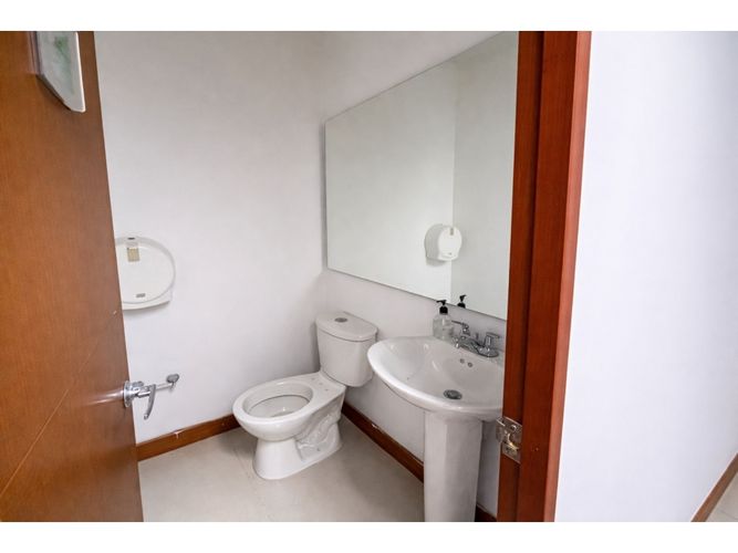 Local en arriendo en Las Mercedes, Itagüí, 300 m² · foto 7 de 7