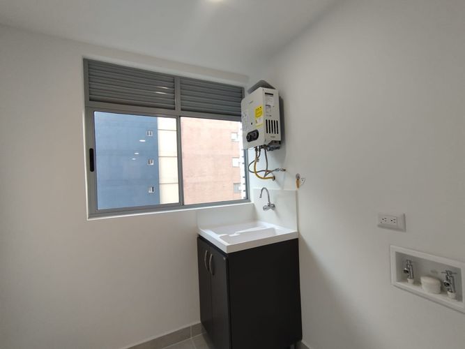 Apartamento de 2 alcobas en arriendo en El Poblado, Medellín, 72 m² · foto 16 de 20