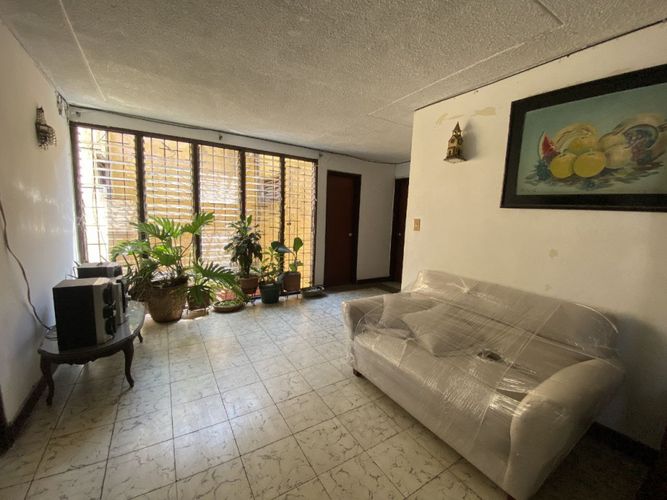 Casa de 8 alcobas en venta en La Flora, Cali, 400 m² · foto 9 de 15