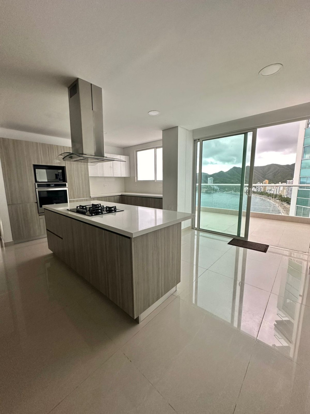 Apartamento en venta en Rodadero Sur, Santa Marta · foto 5 de 24