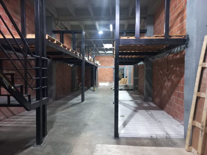 Bodega en venta en San Nicolas, Cali, 325 m² · foto 2 de 6