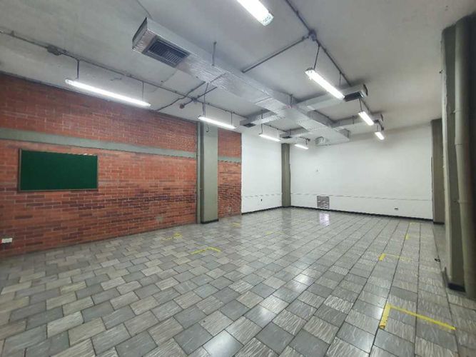 Edificio en venta en La Flora, Cali, 3560 m² · foto 7 de 15
