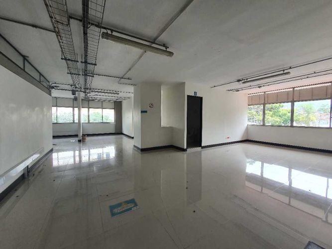 Edificio en venta en La Flora, Cali, 3560 m² · foto 9 de 15