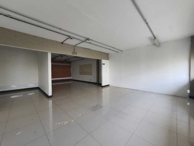 Edificio en venta en La Flora, Cali, 3560 m² · foto 12 de 15