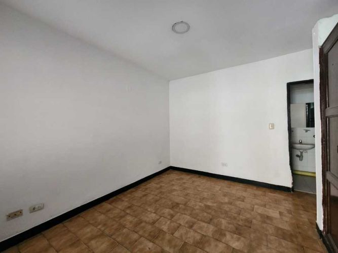 Casa de 6 alcobas en venta en Prados Del Norte, Cali, 177 m² · foto 9 de 11
