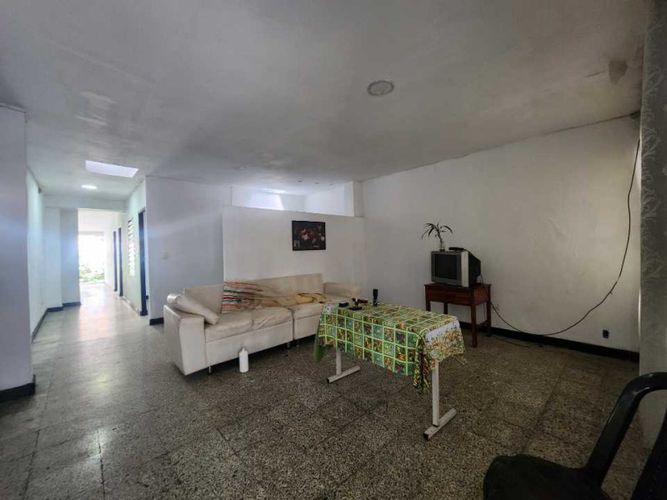 Casa de 6 alcobas en venta en Prados Del Norte, Cali, 177 m² · foto 11 de 11