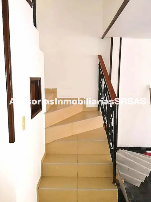 Casa de 5 alcobas en venta en Gilmar, Bogotá, 320 m² · foto 2 de 19