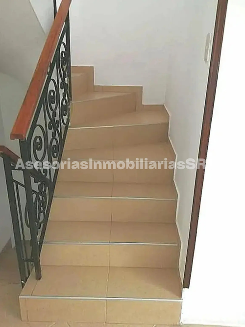 Casa de 5 alcobas en venta en Gilmar, Bogotá, 320 m² · foto 10 de 19