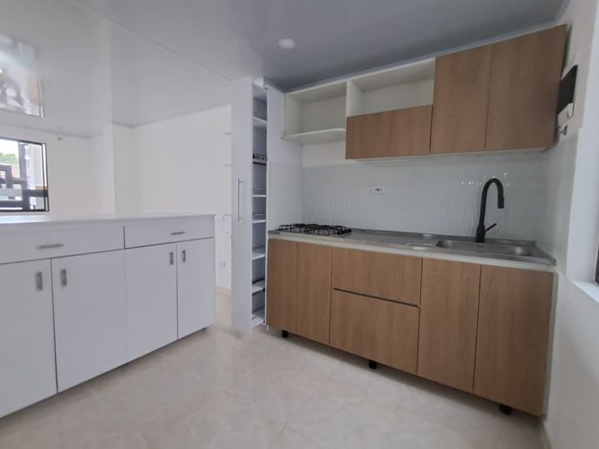 Apartamento de 3 alcobas en arriendo en La Gloria, Medellín, 75 m² · foto 16 de 20