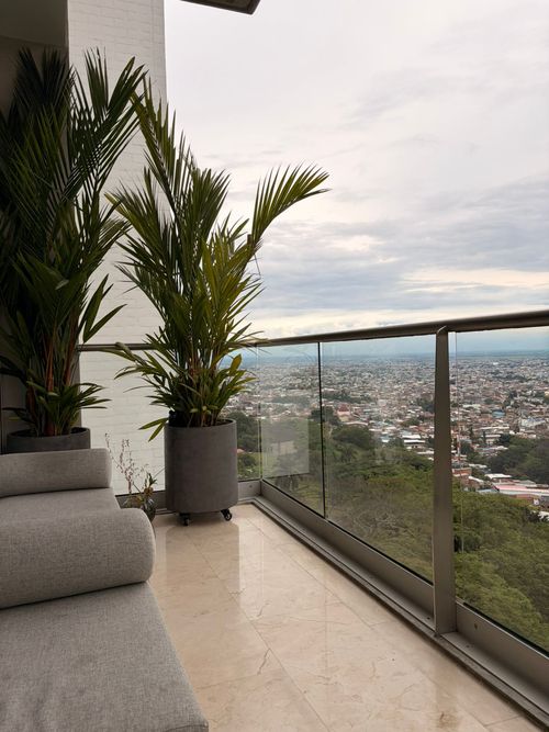 Apartamento de 3 alcobas en venta en Cristales, Cali, 180 m² · foto 4 de 7