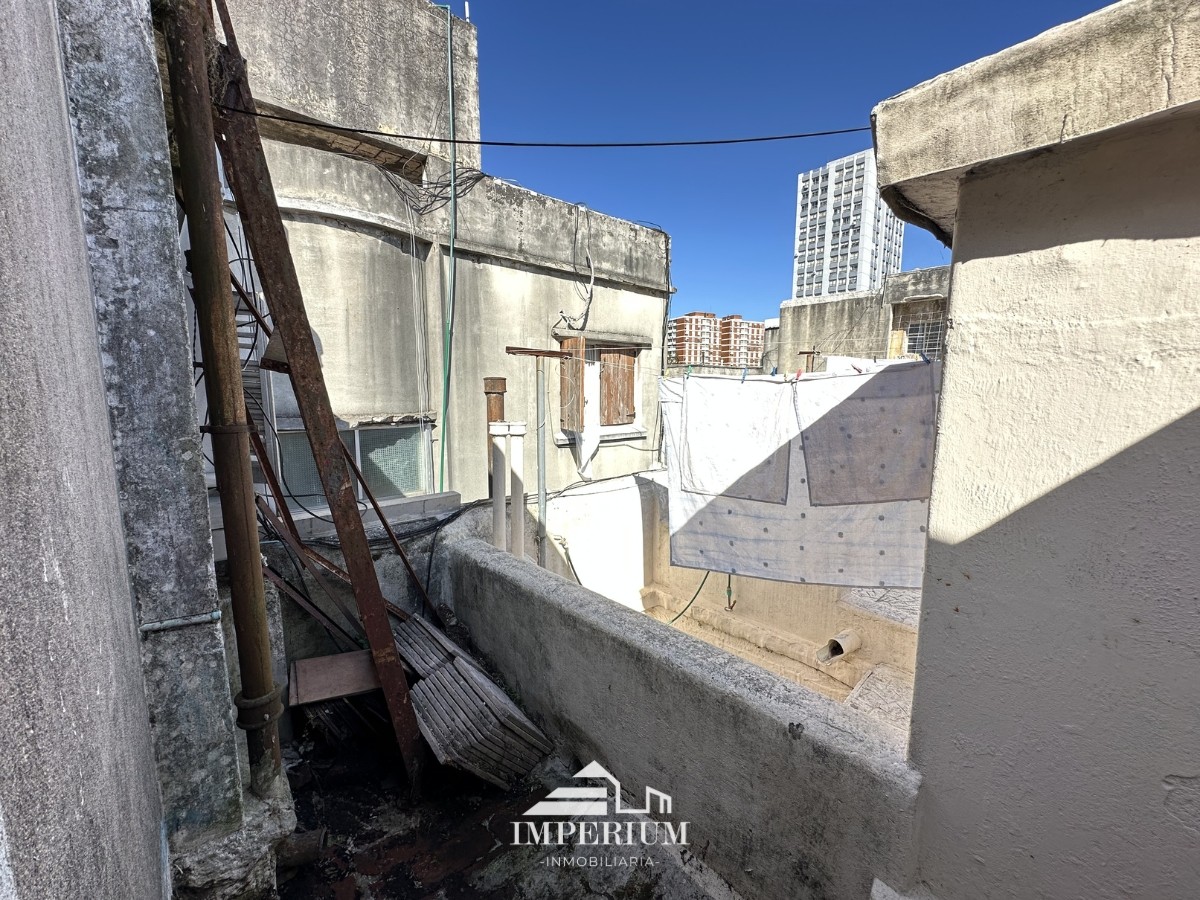 Se vende Apartamento de un dormitorio segundo piso por escalera en Barrio Sur - Widok 2