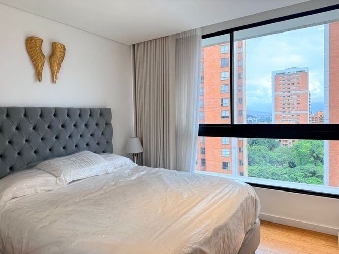 Apartamento de 4 alcobas en venta en El Poblado, Medellín, 230 m² · foto 14 de 18