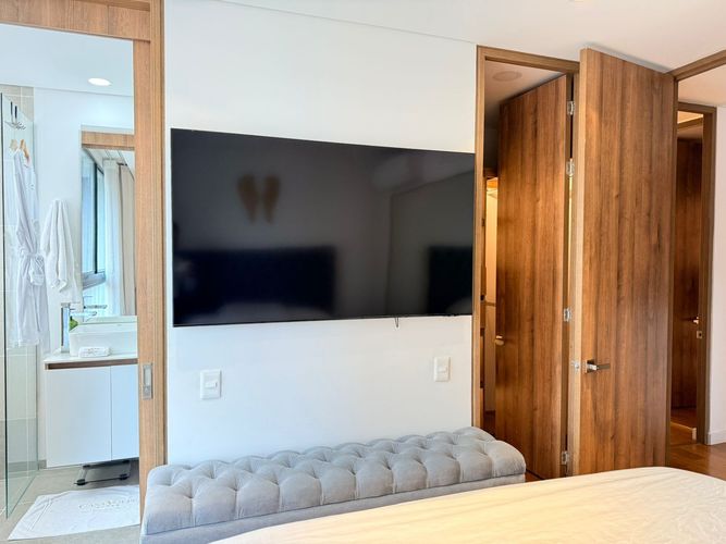 Apartamento de 4 alcobas en venta en El Poblado, Medellín, 230 m² · foto 7 de 18