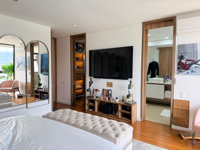 Apartamento de 4 alcobas en venta en El Poblado, Medellín, 230 m² · foto 8 de 18