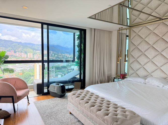 Apartamento de 4 alcobas en venta en El Poblado, Medellín, 230 m² · foto 11 de 18
