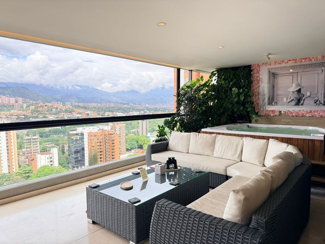 Apartamento de 4 alcobas en venta en El Poblado, Medellín, 230 m² · foto 4 de 18