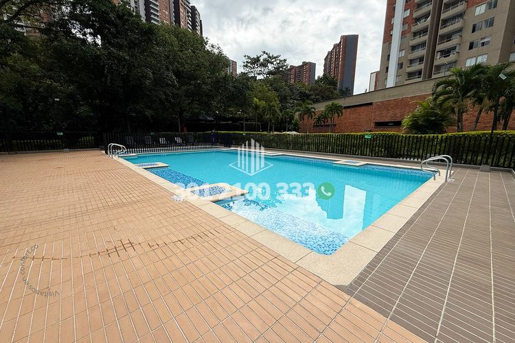 Apartamento de 3 alcobas en venta en Loma De Los Bernal, Medellín, 90 m² · foto 21 de 22