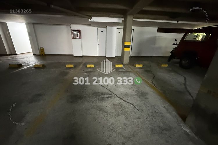 Apartamento de 3 alcobas en venta en Loma De Los Bernal, Medellín, 90 m² · foto 18 de 22