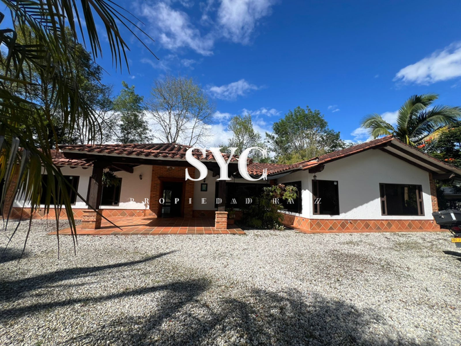 Casa de 3 alcobas en venta en Llano Grande, Rionegro · foto 2 de 24
