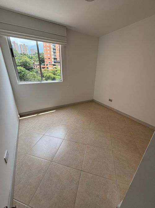 Apartamento de 3 alcobas en arriendo en Loma Del Esmeraldal, Envigado, 88 m² · foto 6 de 15