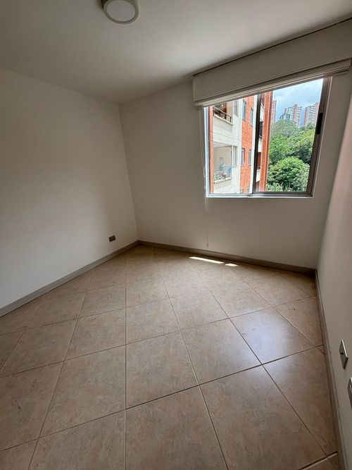 Apartamento de 3 alcobas en arriendo en Loma Del Esmeraldal, Envigado, 88 m² · foto 8 de 15