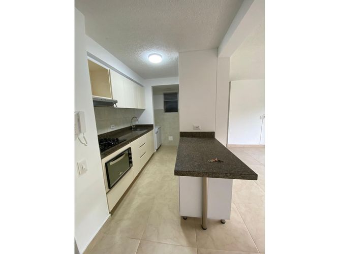 Apartamento de 3 alcobas en venta en Mejia Robledo, Pereira, 74 m² · foto 3 de 8