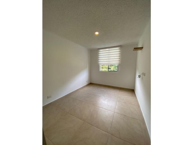Apartamento de 3 alcobas en venta en Mejia Robledo, Pereira, 74 m² · foto 4 de 8