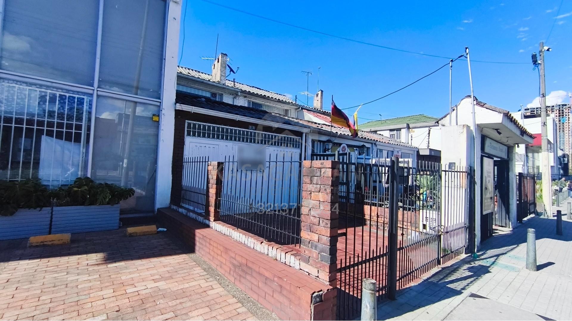 Casa en venta en San Nicolas, Bogotá · foto 2 de 24