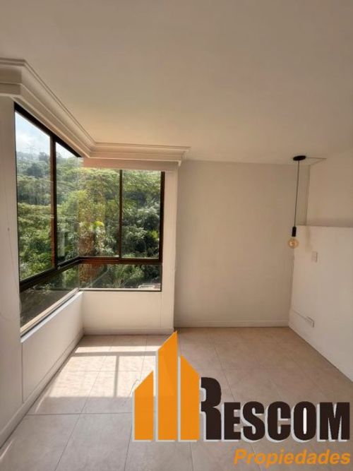 Apartamento de 2 alcobas en arriendo en Castropol, Medellín, 80 m² · foto 3 de 10