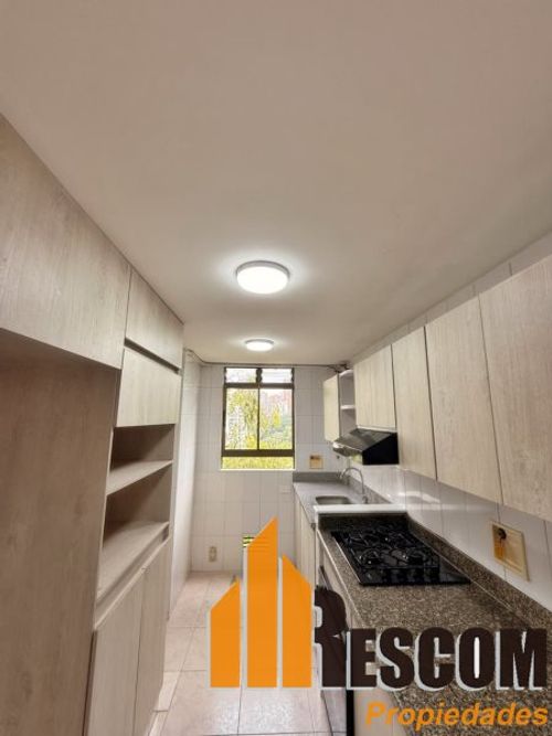 Apartamento de 2 alcobas en arriendo en Castropol, Medellín, 80 m² · foto 6 de 10