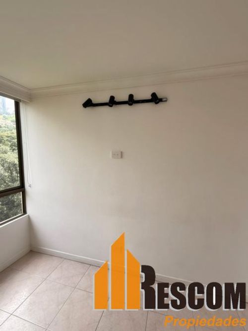 Apartamento de 2 alcobas en arriendo en Castropol, Medellín, 80 m² · foto 7 de 10