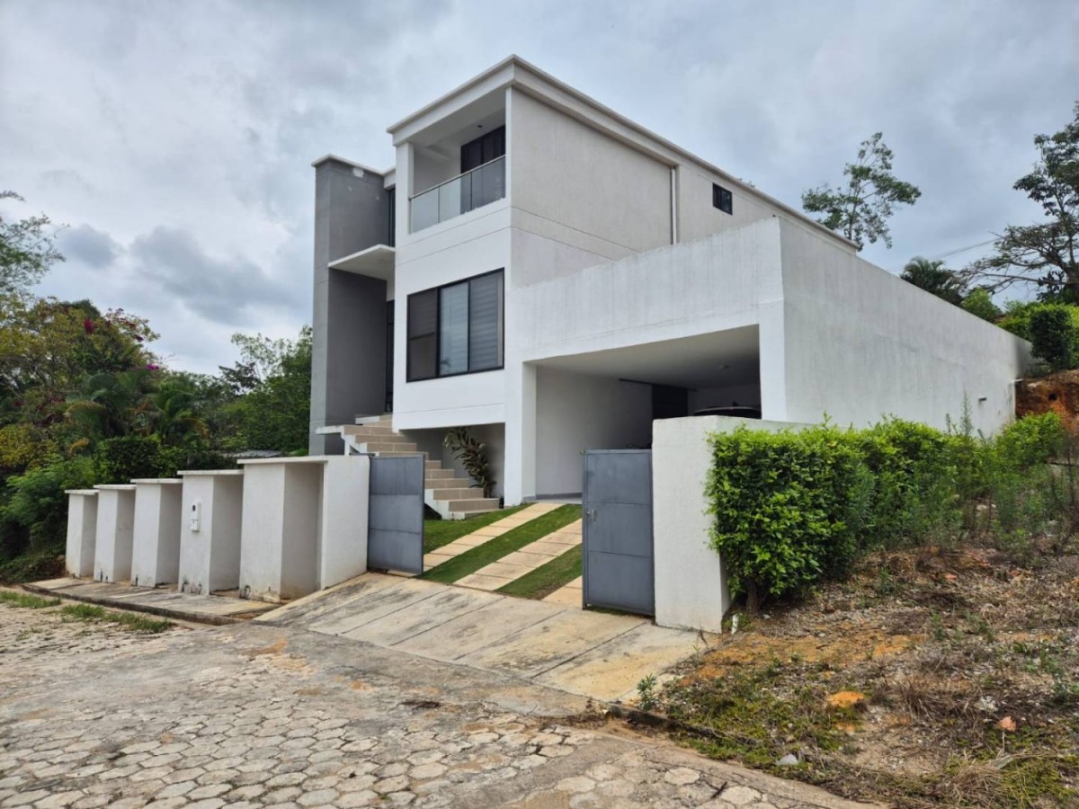 Casa en Arriendo en Ruitoque, Girón en Ruitoque