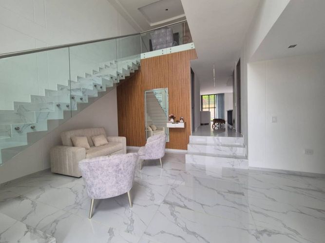 Casa de 4 alcobas en arriendo en Ruitoque, Girón, 611 m² · foto 2 de 22