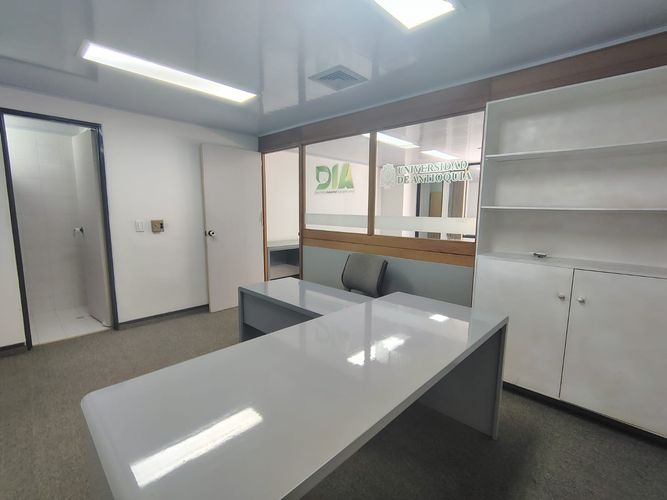 Oficina en arriendo en El Poblado, Medellín, 38 m² · foto 2 de 9