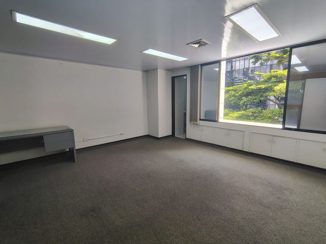 Oficina en arriendo en El Poblado, Medellín, 38 m² · foto 7 de 9