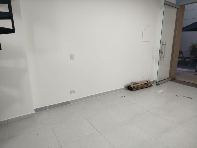 Local en arriendo en El Poblado, Medellín, 50 m² · foto 2 de 7