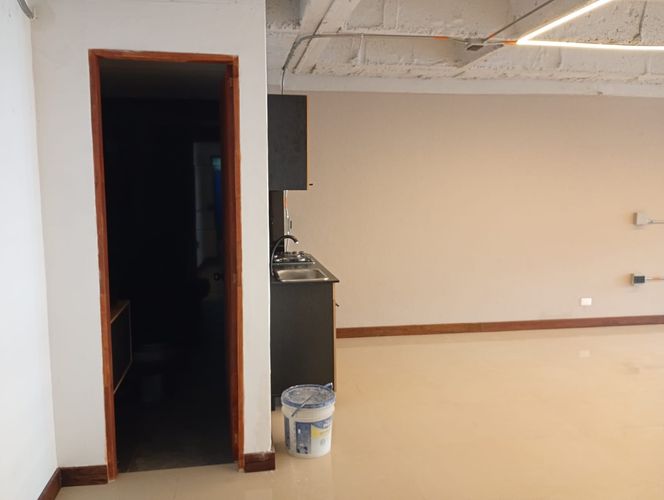 Oficina en arriendo en Perpetuo Socorro, Medellín, 64 m² · foto 11 de 13