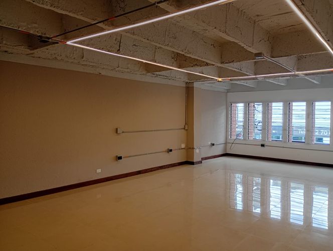 Oficina en arriendo en Perpetuo Socorro, Medellín, 64 m² · foto 12 de 13