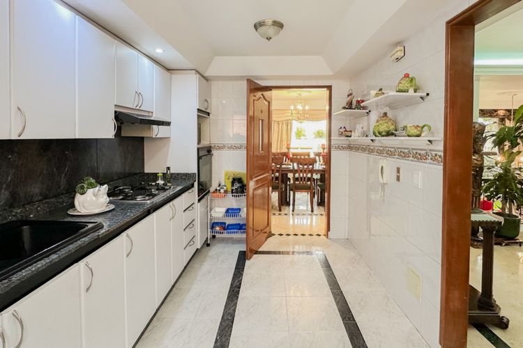 Casa de 5 alcobas en venta en Club De Los Lagartos, Bogotá, 267 m² · foto 6 de 24
