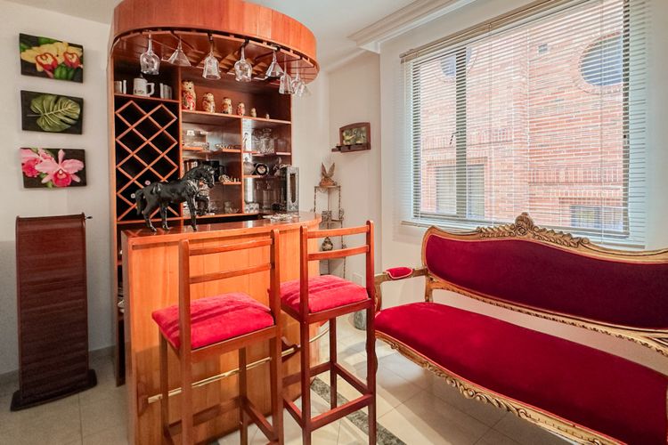 Casa de 5 alcobas en venta en Club De Los Lagartos, Bogotá, 267 m² · foto 8 de 24