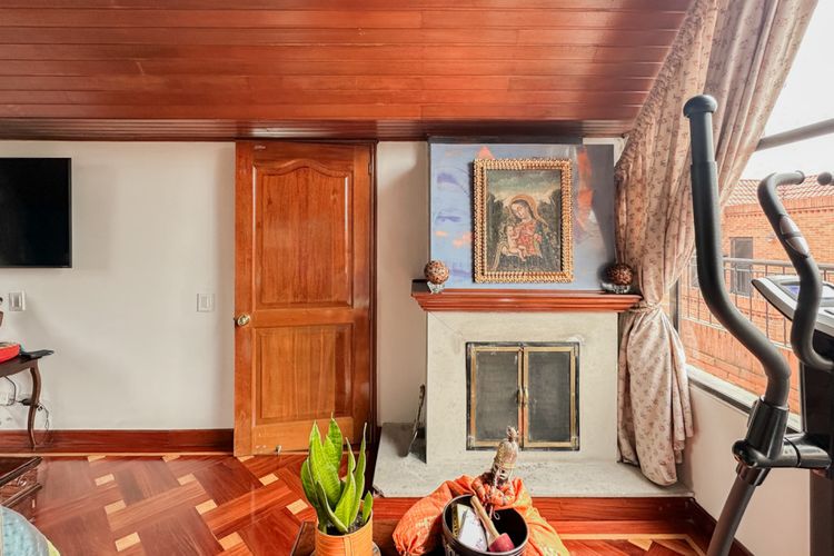 Casa de 5 alcobas en venta en Club De Los Lagartos, Bogotá, 267 m² · foto 12 de 24