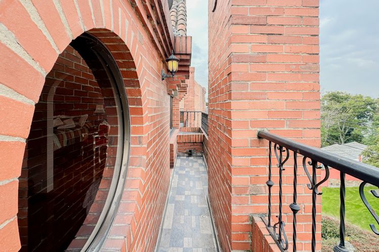 Casa de 5 alcobas en venta en Club De Los Lagartos, Bogotá, 267 m² · foto 13 de 24