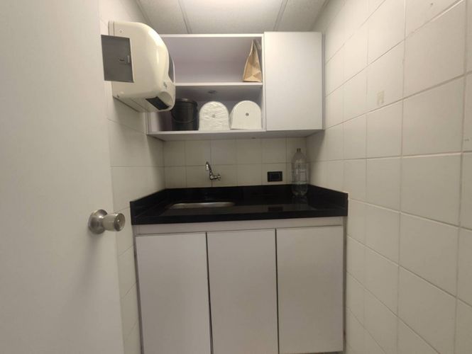 Oficina en arriendo en Milla De Oro, Medellín, 135 m² · foto 3 de 10
