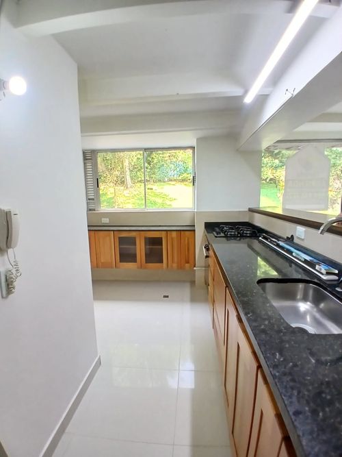 Apartamento de 3 alcobas en arriendo en El Poblado, Medellín, 88 m² · foto 2 de 17