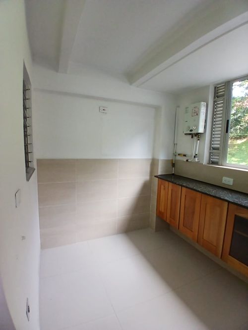Apartamento de 3 alcobas en arriendo en El Poblado, Medellín, 88 m² · foto 4 de 17