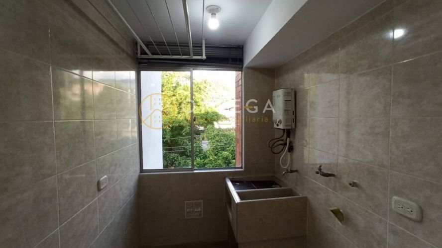 Apartamento de 3 alcobas en venta en El Carmen I, Floridablanca, 115 m² · foto 3 de 21