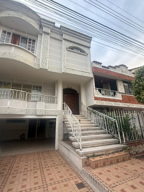 Casa de 4 alcobas en venta en Provenza, Bucaramanga, 300 m² · foto 3 de 24