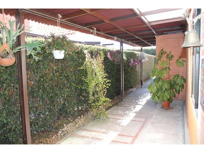 Casa de 3 alcobas en venta en Canelon Centro, Chía, 219 m² · foto 4 de 24