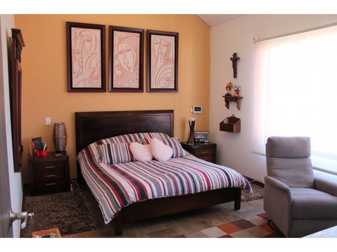 Casa de 3 alcobas en venta en Canelon Centro, Chía, 219 m² · foto 18 de 24