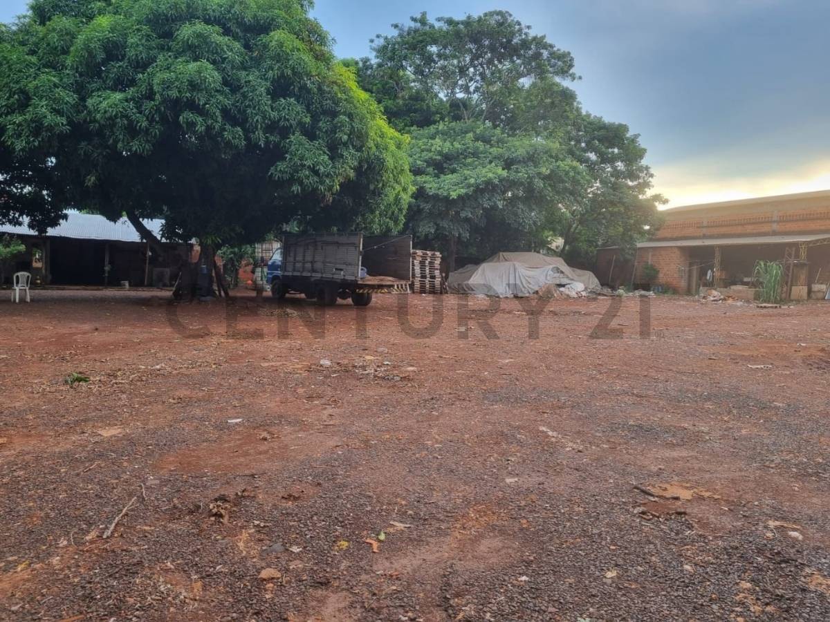 Exclusivo Terreno de 3.600 m² con Construcción de 375 m² en Barrio Santo Tomás, Ciudad del Este, Alto Paraná. ¡Oportunidad Única! US$ 600.000 — foto 3